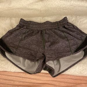 Gray 2.5 inch size 2 lululemon hotty hot shorts